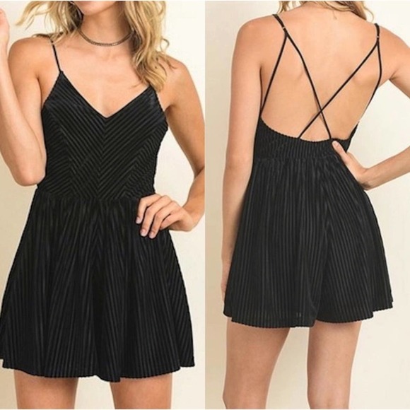 Dress Forum Spaghetti Strap Velour Burgundy Romper Small Fun Flirty Night Out - Picture 10 of 10